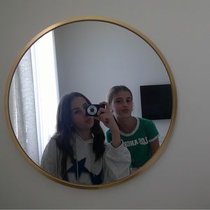 Meet your Posher, Maya